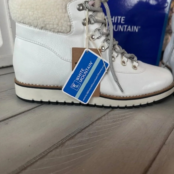 White Mountain Women's Cozy‎ Ankle Boots - Picture 4 of 4